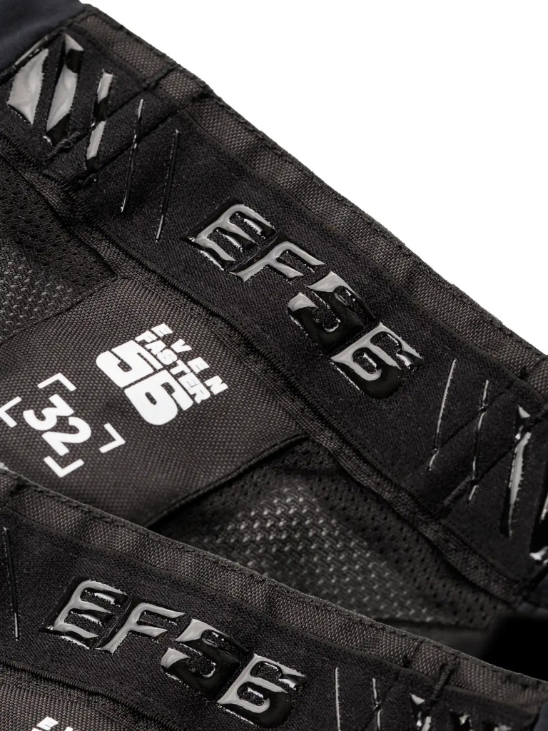 LC0320_4