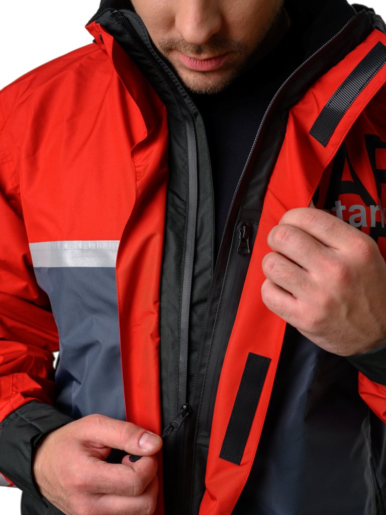 LC0083red_3